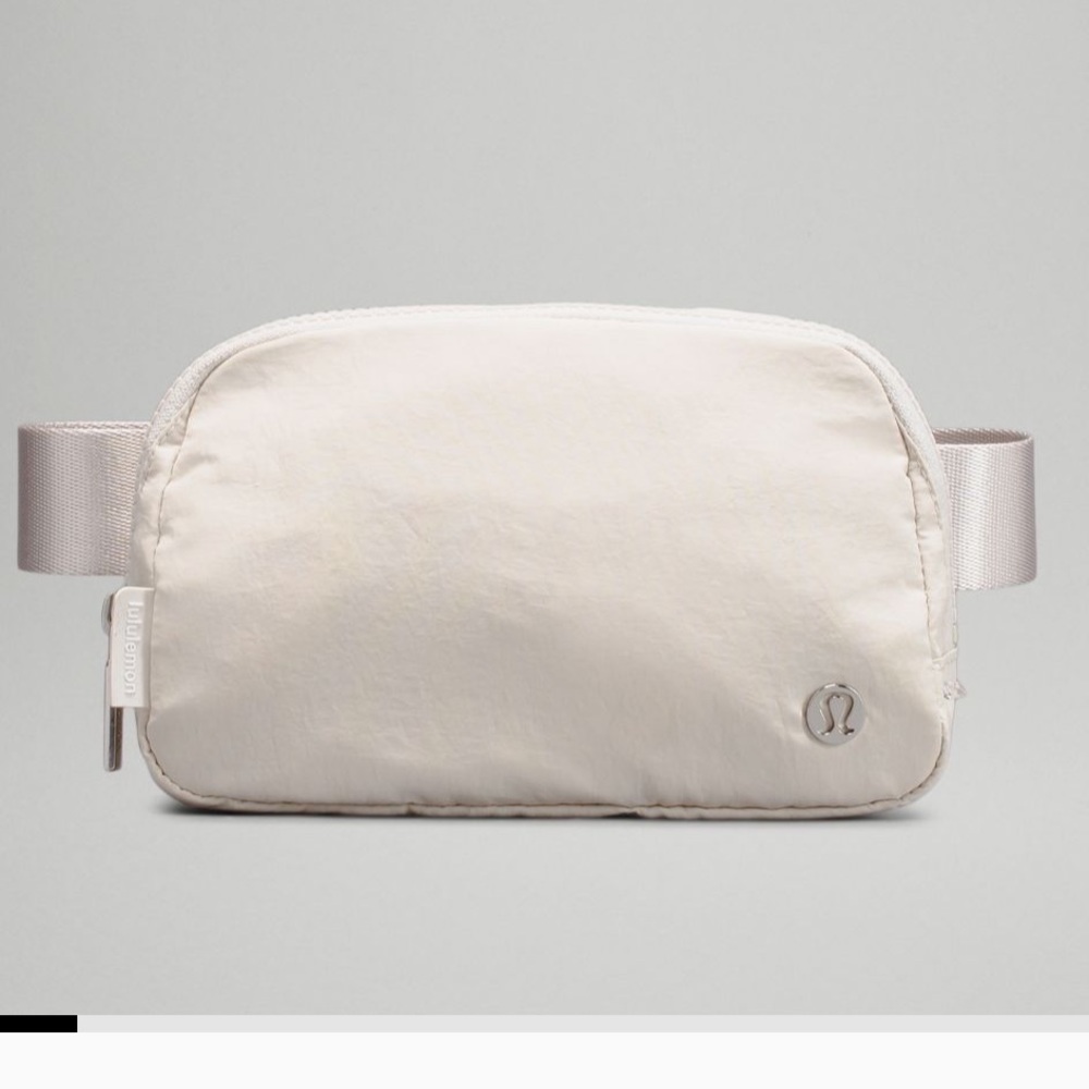Lululemon Everywhere Belt Bag